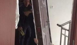 开锁师傅进门吃瓜,意外发现隐藏的秘密