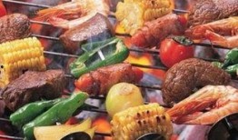 微风吃瓜烧烤,吃瓜烧烤，夏日休闲新风尚