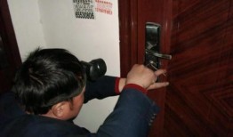 开锁师傅进门吃瓜,意外发现隐藏的秘密