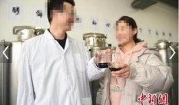 喝红酒群众吃瓜,品味生活新风尚