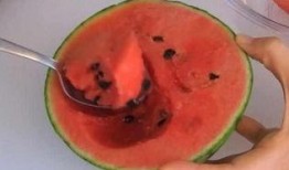 奇葩吃瓜的做法,解锁趣味美食新姿势