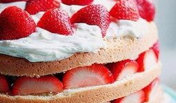 大家吃瓜我吃蛋糕,见证吃瓜群众与甜蜜蛋糕的和谐共舞