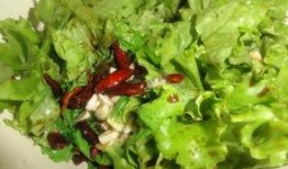 黄 瓜与生菜吃,清新爽口，营养满分的美味组合”