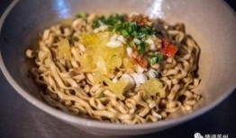 你吃瓜我吃面,生活百态的趣味碰撞