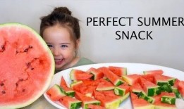 吃瓜少女吃瓜ing,吃瓜少女的欢乐吃瓜时光