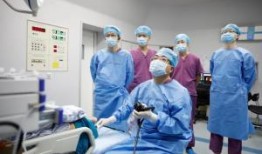 花都男子吃瓜,男子意外成为“吃瓜群众”焦点