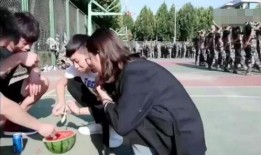 学长吃瓜室,揭秘校园热点事件背后的真相