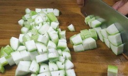 吃二饼的瓜,一场网络热传的趣味事件