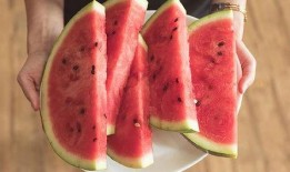 吃瓜的影响,揭秘网络舆论的蝴蝶效应